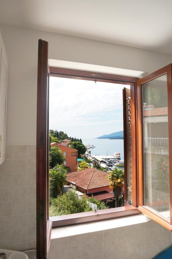 Apartment Angie - Intermezzo With Sea View In Center Of Rabac Exterior foto