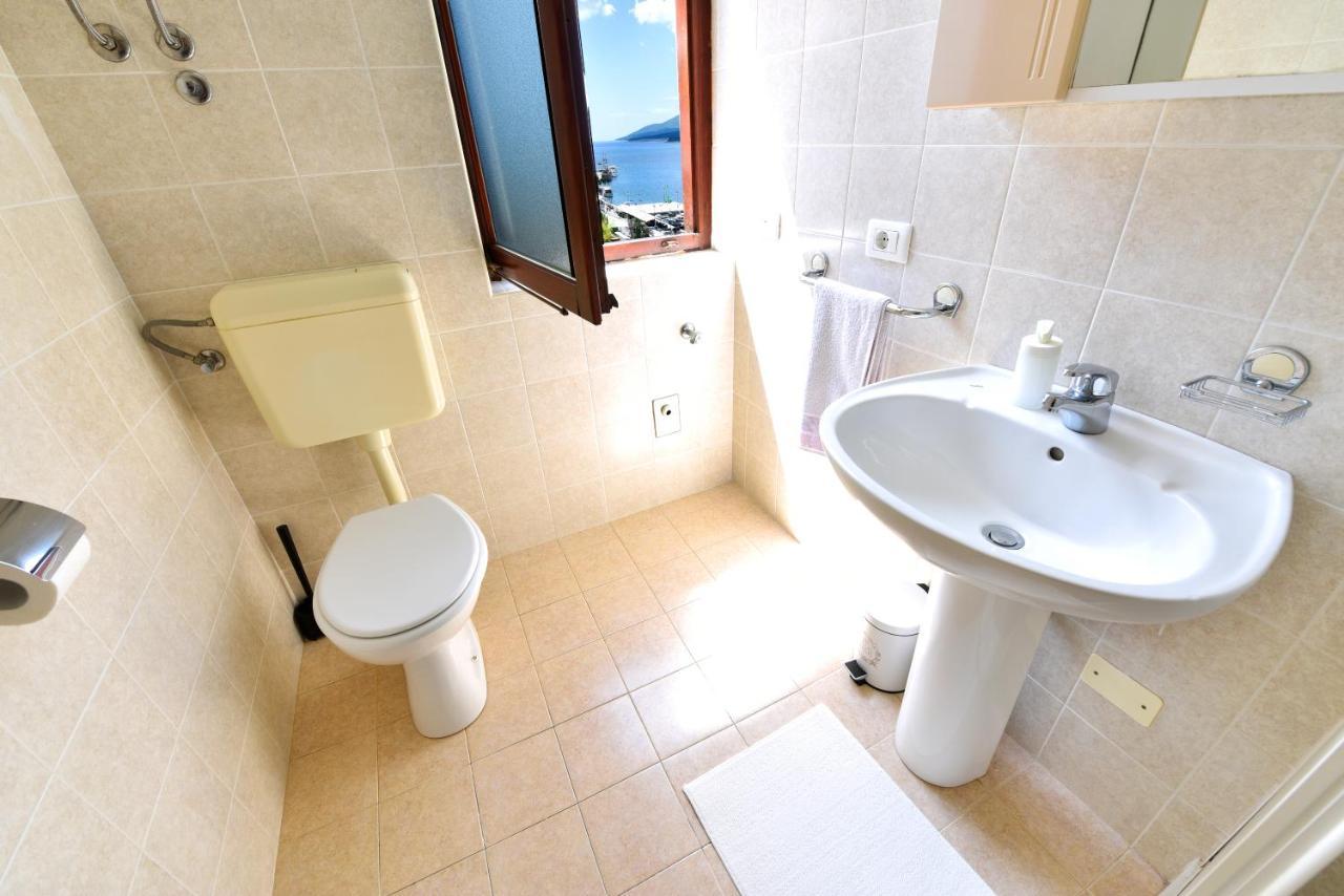 Apartment Angie - Intermezzo With Sea View In Center Of Rabac Exterior foto