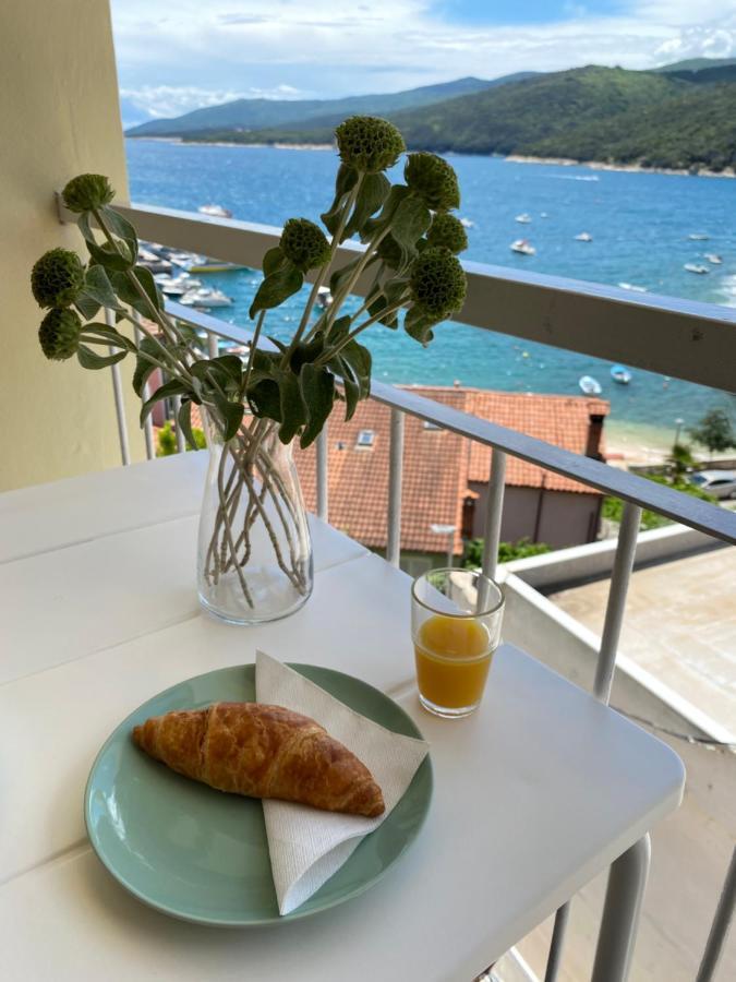 Apartment Angie - Intermezzo With Sea View In Center Of Rabac Exterior foto