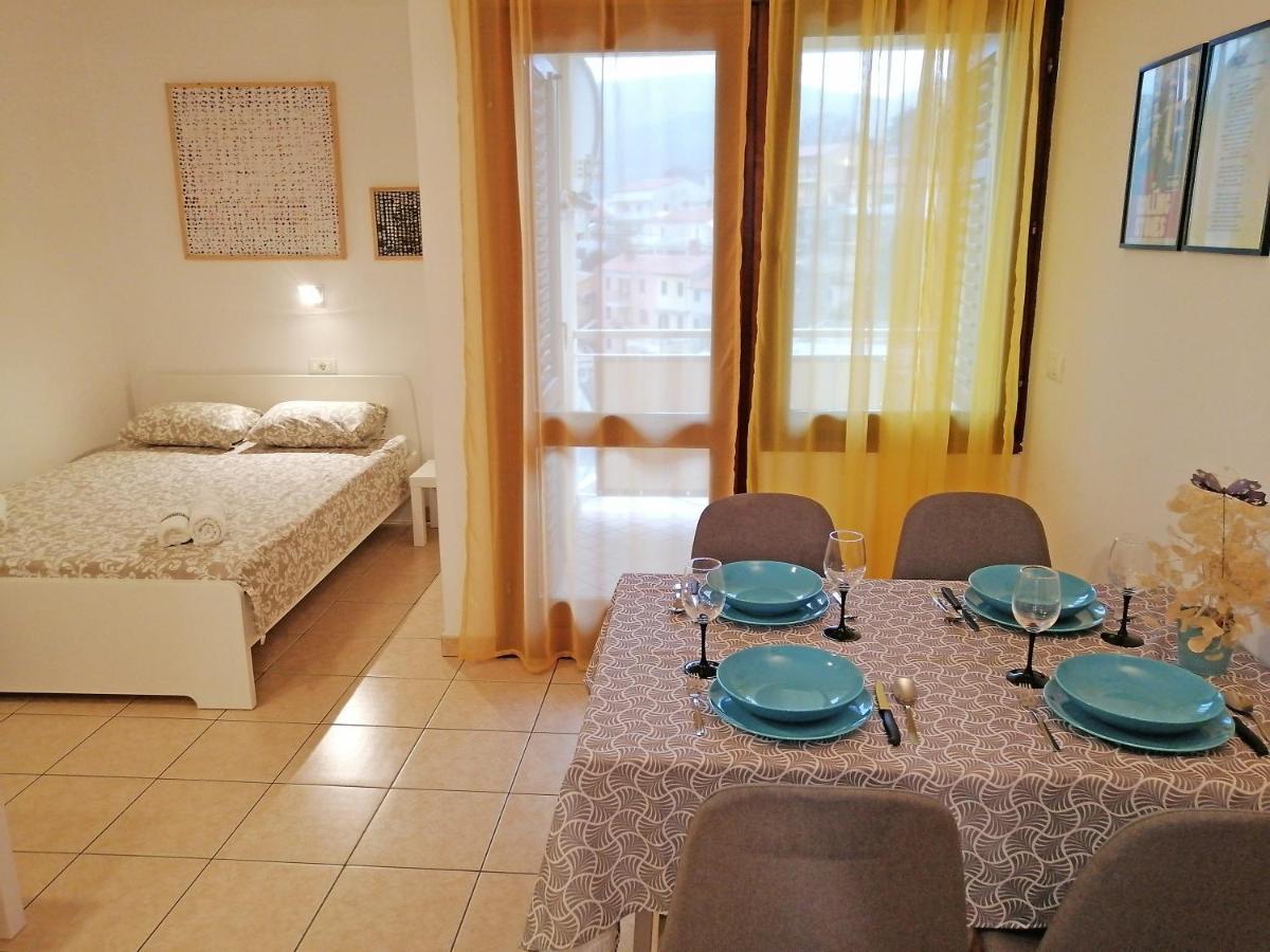 Apartment Angie - Intermezzo With Sea View In Center Of Rabac Exterior foto