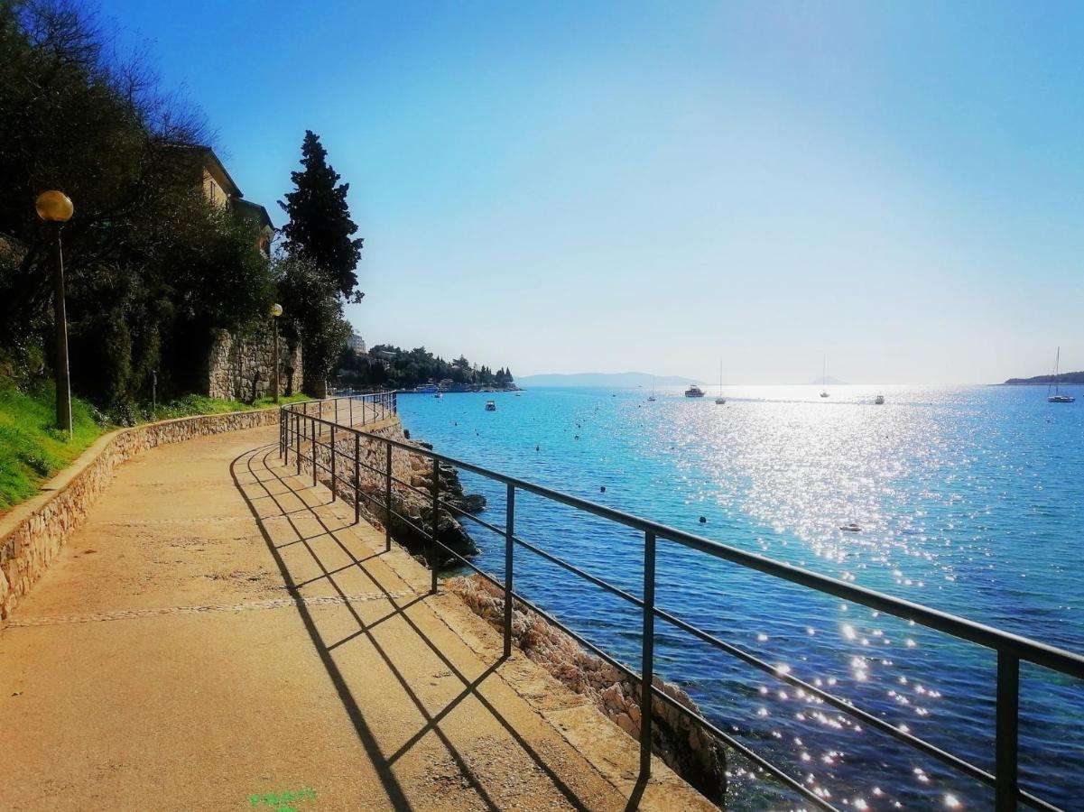 Apartment Angie - Intermezzo With Sea View In Center Of Rabac Exterior foto