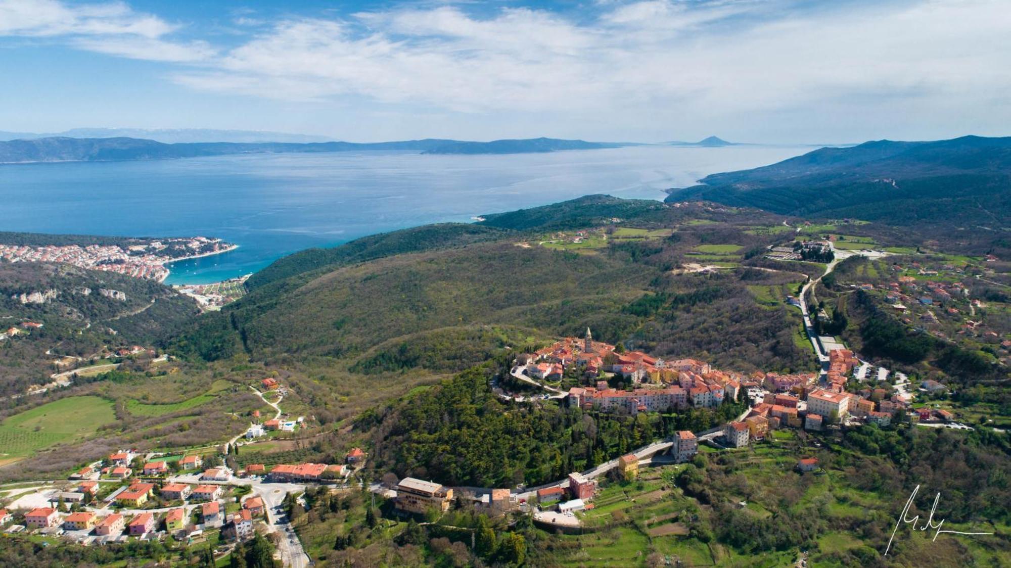 Apartment Angie - Intermezzo With Sea View In Center Of Rabac Exterior foto