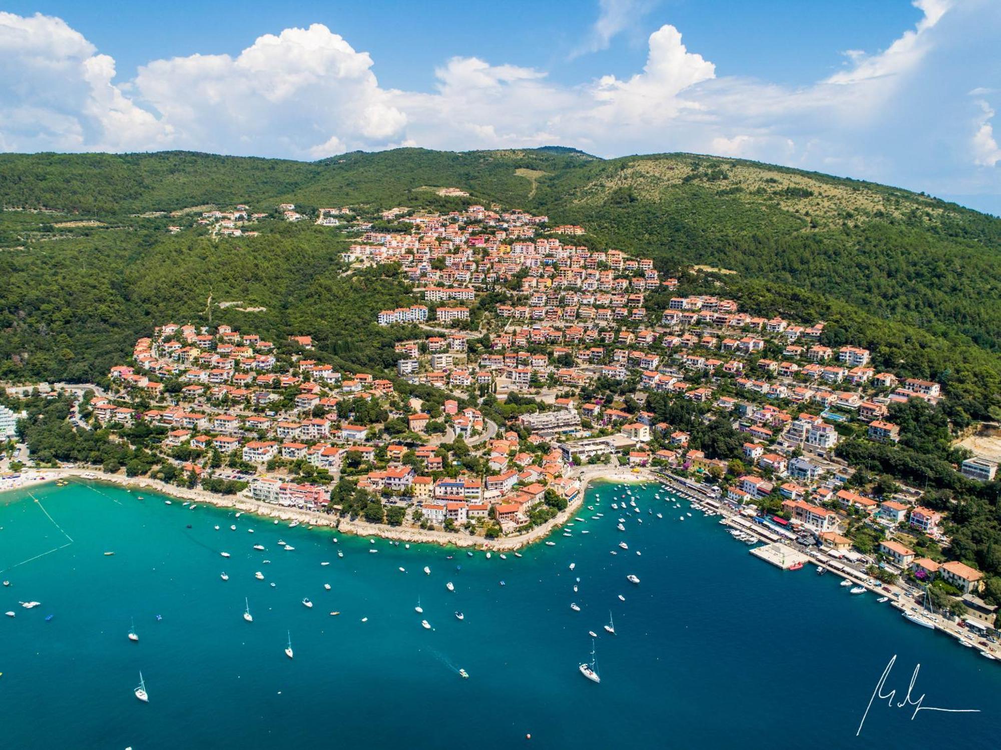 Apartment Angie - Intermezzo With Sea View In Center Of Rabac Exterior foto